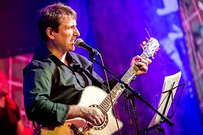 Beverly Hills Suites - Excel Hotels & Resorts