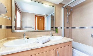 Beverly Hills Suites - Excel Hotels & Resorts