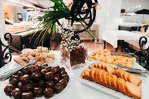 Beverly Hills Suites - Excel Hotels & Resorts