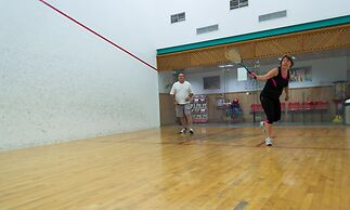 Beverly Hills Suites - Excel Hotels & Resorts