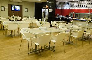 Ímpar Suítes Expominas