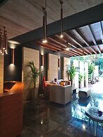 Luxury Condo Boutique