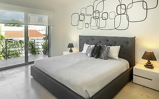 Luxury Condo Boutique