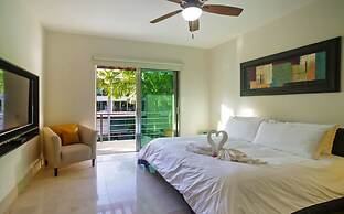 Luxury Condo Boutique