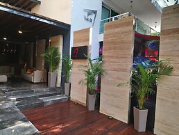 Luxury Condo Boutique