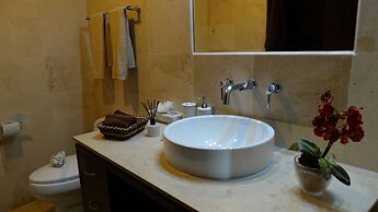 Luxury Condo Boutique