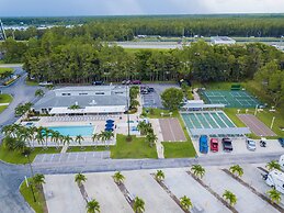 Club Naples RV Resort