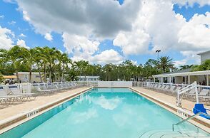 Club Naples RV Resort