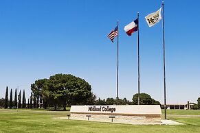 Holiday Inn Express & Suites Midland South I-20 by IHG