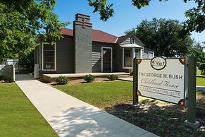 Holiday Inn Express & Suites Midland South I-20 by IHG