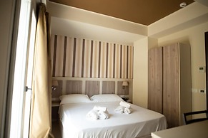 Hotel Cliché