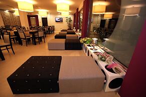 Hotel Cliché