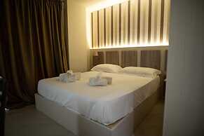 Hotel Cliché