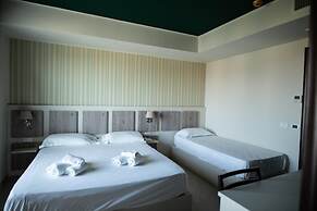 Hotel Cliché