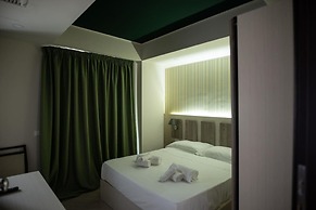 Hotel Cliché
