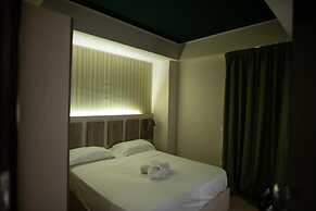 Hotel Cliché