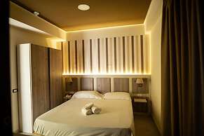 Hotel Cliché