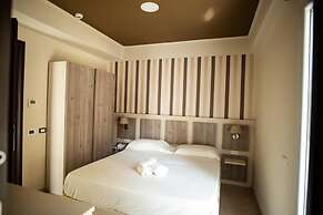 Hotel Cliché