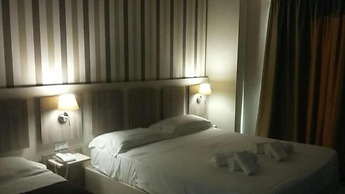 Hotel Cliché