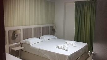 Hotel Cliché