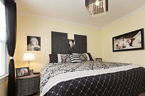 Charles Street Holiday Home