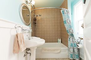 Charles Street Holiday Home