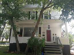 Charles Street Holiday Home