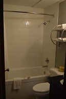 Airport Traveller's Inn