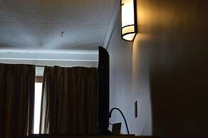 Airport Traveller's Inn