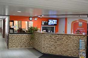 Airport Traveller's Inn