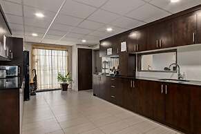 Airport Traveller's Inn