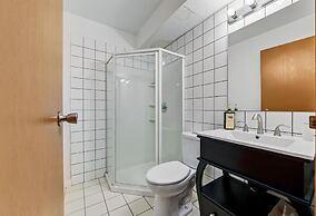 Airport Traveller's Inn