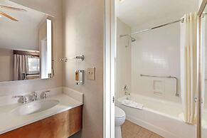 Best Western Plus Black Oak