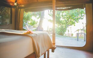 Barefoot Manta Island Resort and Marine Sanctuary