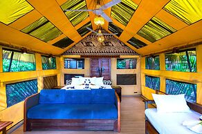 Barefoot Manta Island Resort and Marine Sanctuary