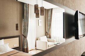 Ark Palace Hotel