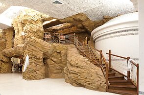 Ark Palace Hotel