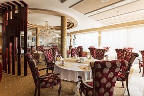 Ark Palace Hotel