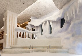 Ark Palace Hotel