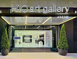 H10 Art Gallery