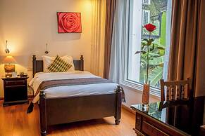 La Rose Suites