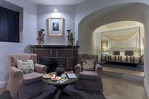 El Palomar Hotel