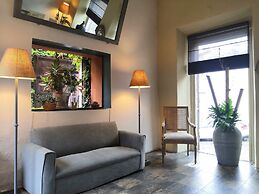 El Palomar Hotel