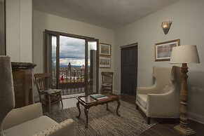 El Palomar Hotel