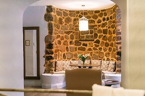 El Palomar Hotel