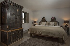 El Palomar Hotel