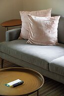 Oakhurst Inn at the University