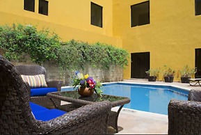 Hotel Plaza Colonial