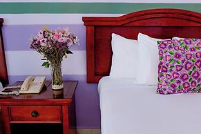Hotel Plaza Colonial