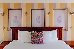 Hotel Plaza Colonial